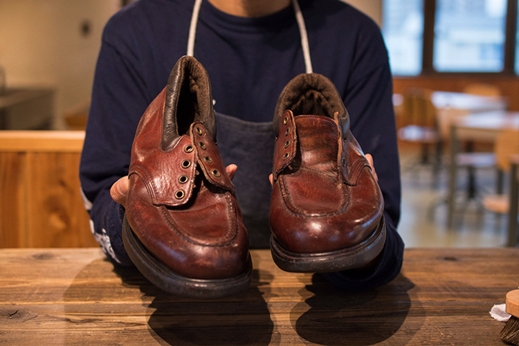 レッドウィングのお手入れ シューケア ブーツクリーム バーガンディー とブラシの使い方 モックトゥ スーパーソール編 古着通販 メンズ レディース ヴィンテージ 古着屋jam ブログ