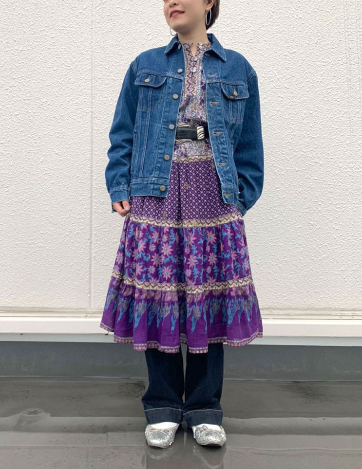 レディースのデニムジャケットコーデ21選 定番アイテムをおしゃれに着こなす方法とは 古着通販 メンズ レディース ヴィンテージ 古着屋jam ブログ