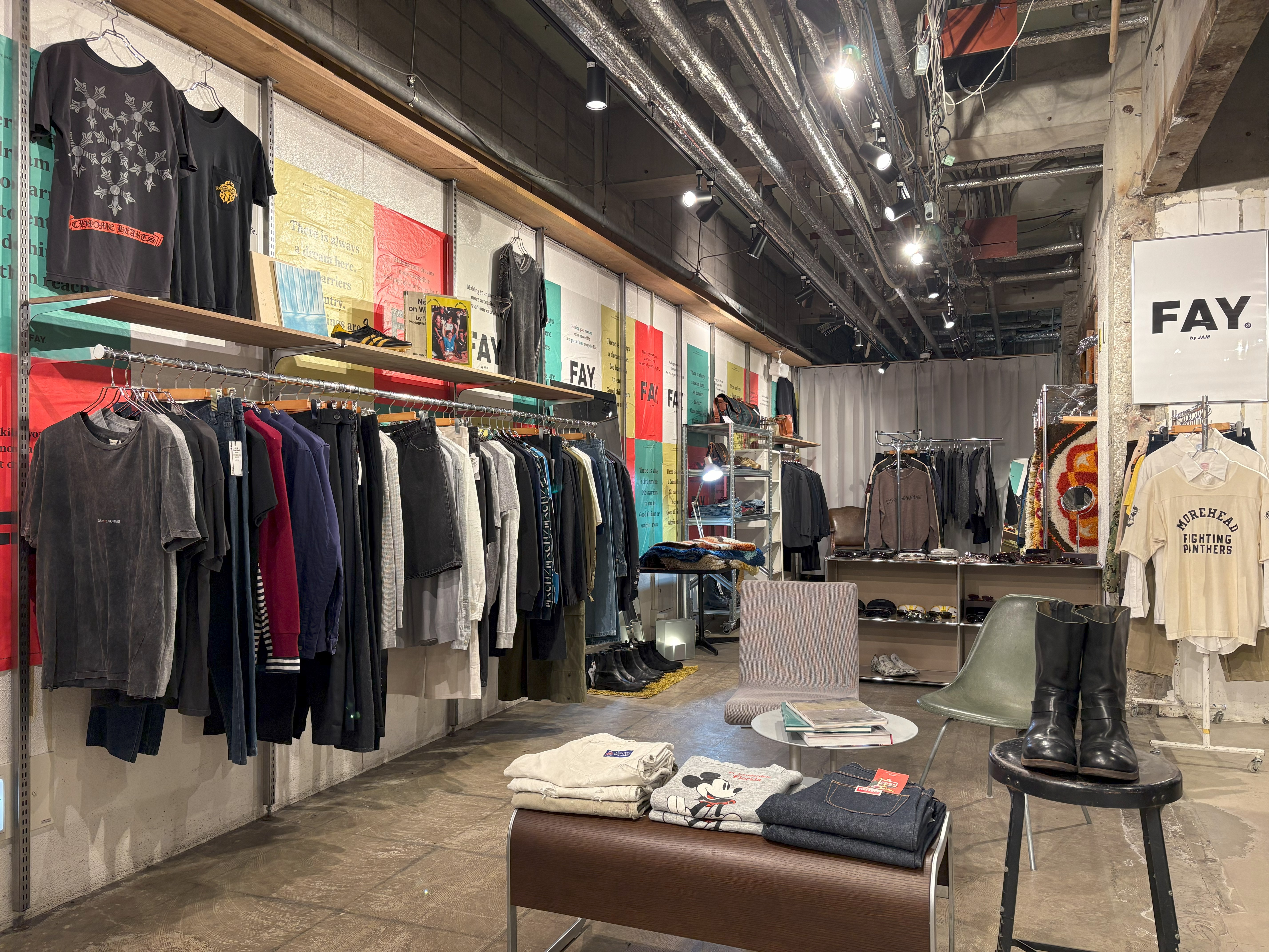 写真：FAY店内イメージ