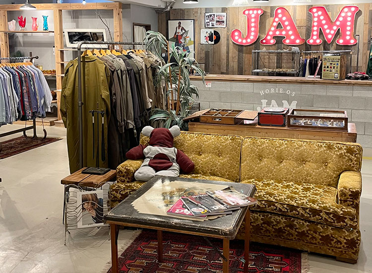 写真：古着屋JAM店内イメージ