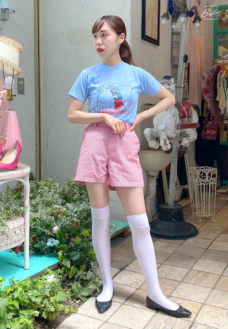 グラフィックTシャツ×ショートパンツ×シューズ古着コーディネート