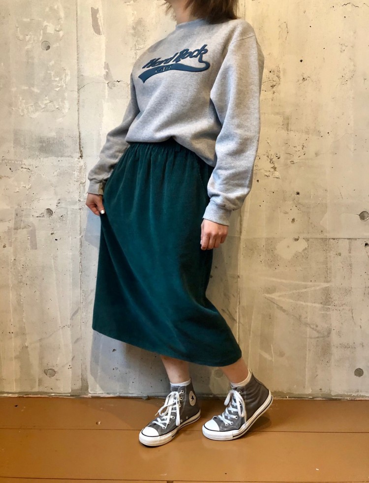 TODAY'S RECOMMEND～【スウェット×コーデュロイスカート×コンバース