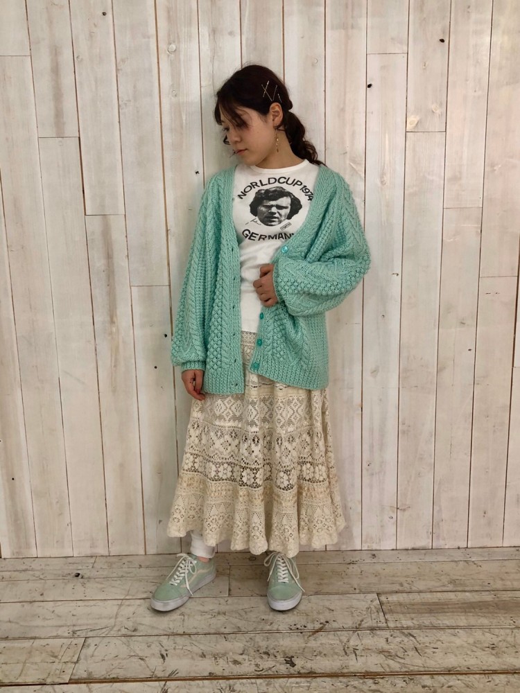 Today S Recommend ニットカーディガン プリントtシャツ フレアスカート スニーカー 古着屋jam 大阪 桃谷店 ブログ Today S Recommend ニットカーディガン プリントtシャツ フレアスカート スニーカー 古着屋jam 大阪 桃谷店 ブログ
